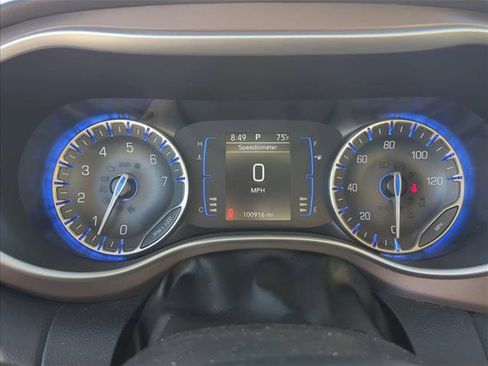 Used 2021 Chrysler Voyager Lxi image 16