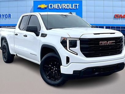 Used 2025 GMC Sierra 1500 Pro w/ Graphite Edition