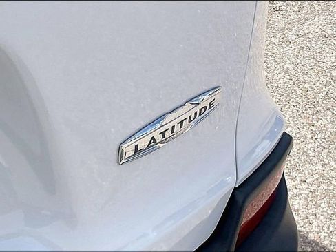 Used 2019 Jeep Cherokee Latitude Plus image 8