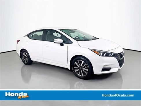 Used 2021 Nissan Versa SV image 1