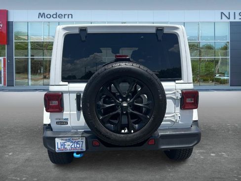 Used 2024 Jeep Wrangler Unlimited Sahara AWD/4WD image 6