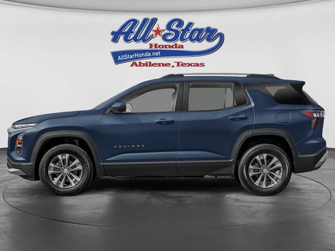 Used 2025 Chevrolet Equinox LT w/ Convenience Package II FWD image 3