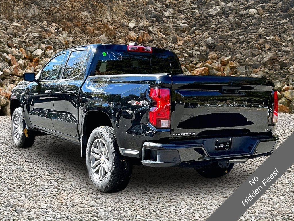 Used 2023 Chevrolet Colorado LT w/ LT Convenience Package AWD/4WD image 11