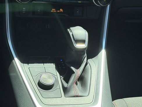 Used 2025 Toyota RAV4 SE image 20