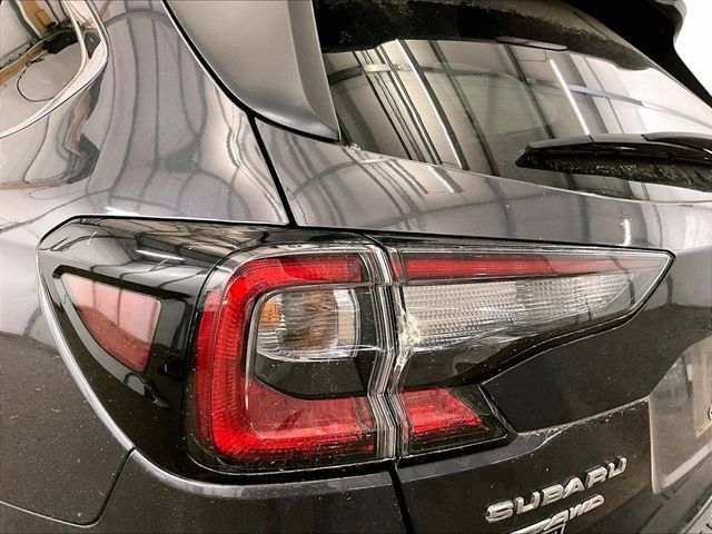 Used 2025 Subaru Outback Premium w/ Popular Package #1A AWD/4WD image 28