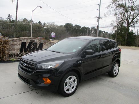 Used 2019 Ford Escape S FWD image 1