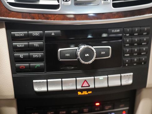 Used 2015 Mercedes-Benz E 350 4MATIC Wagon image 27