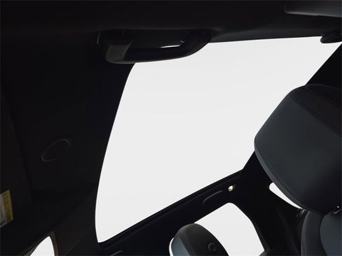 Used 2024 Land Rover Discovery Sport Dynamic SE image 29