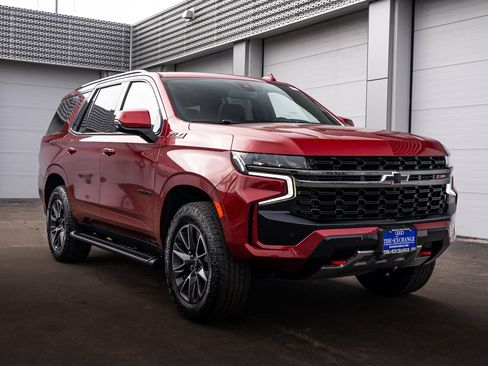 Used 2022 Chevrolet Tahoe Z71 w/ Luxury Package image 2