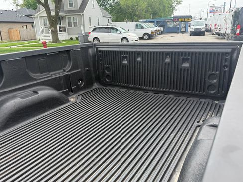 Used 2019 Chevrolet Silverado 1500 LT AWD/4WD image 5