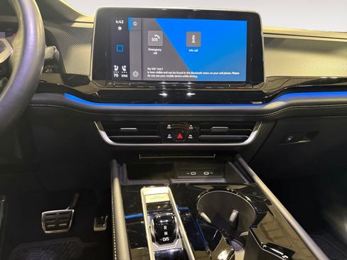 Used 2024 Volkswagen Atlas Cross Sport SEL Premium R-Line image 12