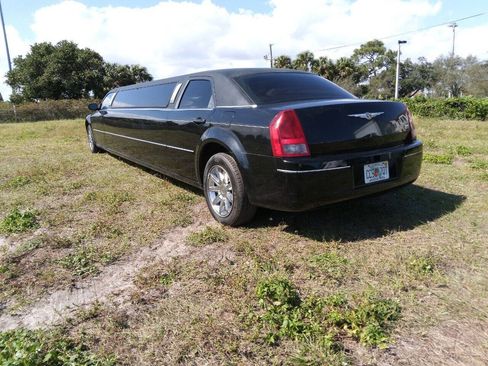 Used 2006 Chrysler 300 Touring RWD image 8