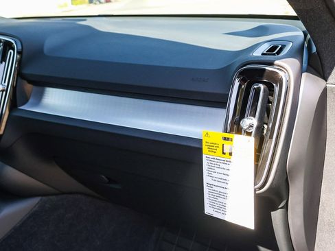 New 2026 Volvo XC40 B5 Ultra w/ Climate Package image 19