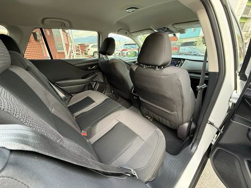Used 2022 Subaru Outback Premium AWD/4WD image 17