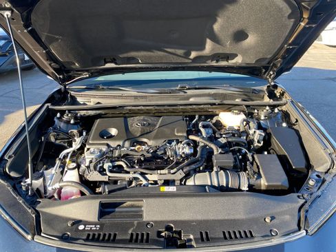 Used 2025 Toyota Camry LE image 32