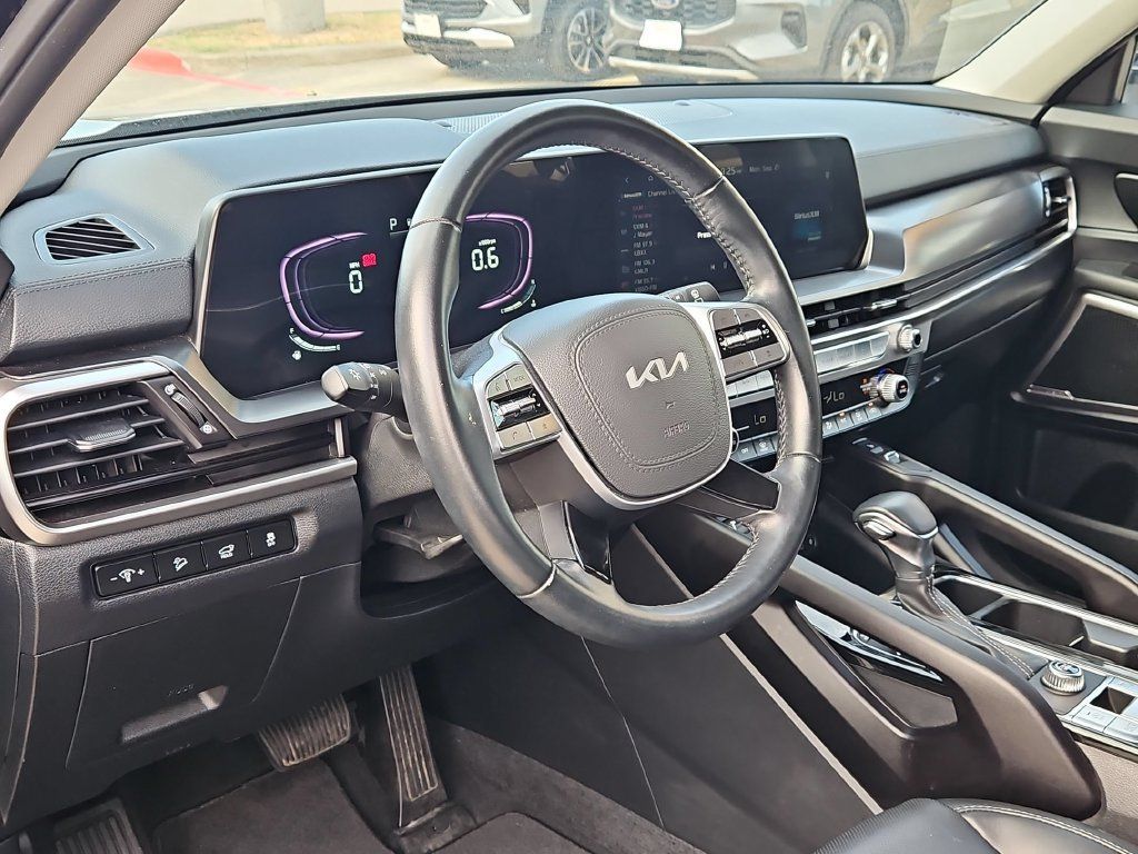 Used 2025 Kia Telluride S FWD image 15