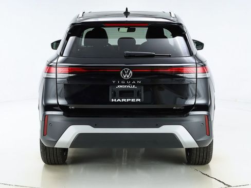 New 2026 Volkswagen Tiguan SE image 8