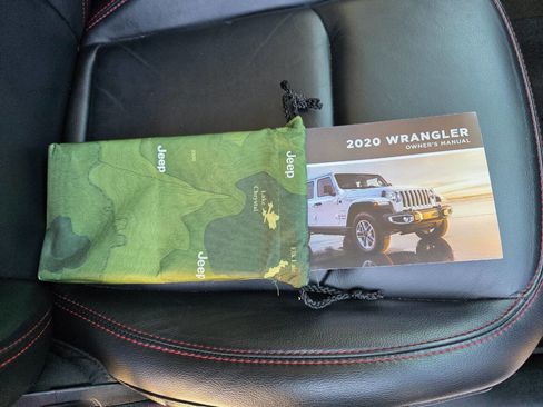 Used 2020 Jeep Wrangler Unlimited Rubicon w/ Quick Order Package 28Y Recon image 39