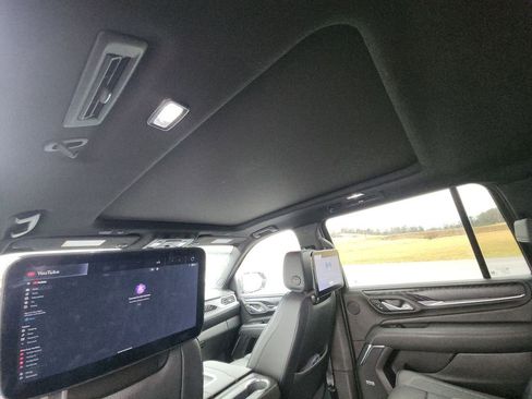 Used 2024 GMC Yukon XL Denali w/ Advanced Technology Package image 22