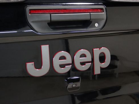 Used 2021 Jeep Gladiator Rubicon w/ Dual Top Group AWD/4WD image 12