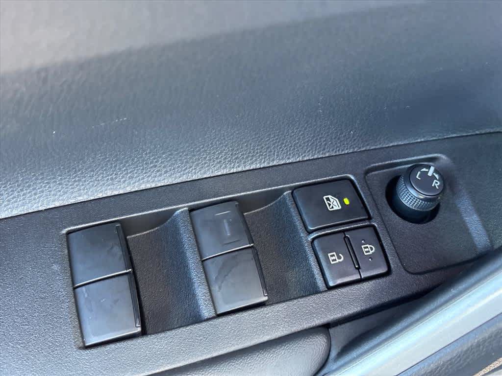 Used 2026 Toyota Corolla Cross LE FWD image 22