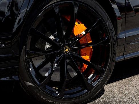 Used 2024 Lamborghini Urus S image 9