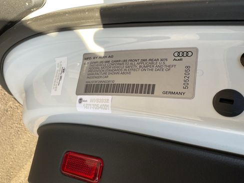 Used 2022 Audi S7 Prestige w/ Prestige Package image 28