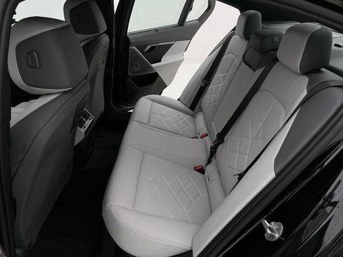 New 2026 BMW 540i xDrive 540i xDrive image 11