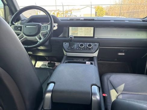 Used 2022 Land Rover Defender 110 X-Dynamic SE image 10