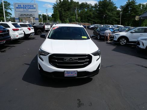 Used 2020 GMC Terrain SLT w/ Preferred Package FWD image 3