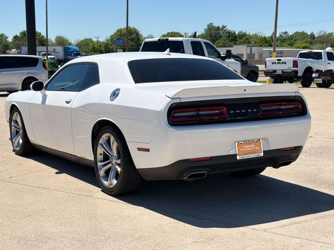 Used 2022 Dodge Challenger GT w/ Plus Package RWD image 3