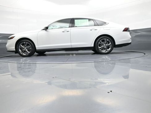 Certified 2023 Honda Accord EX image 33