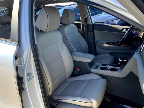 Used 2018 Kia Sportage EX w/ EX Premium Package image 7