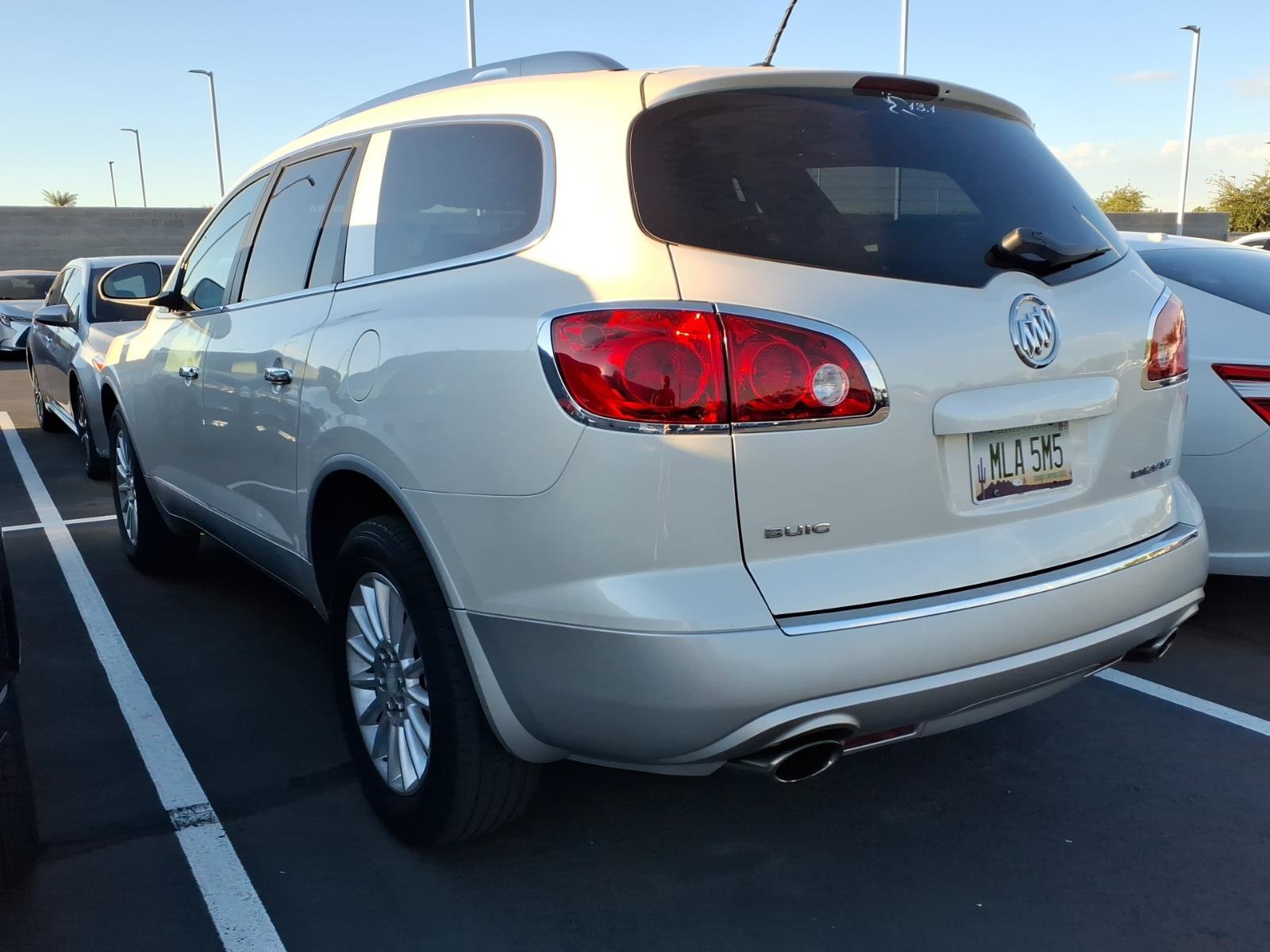 Used 2011 Buick Enclave CX FWD image 3