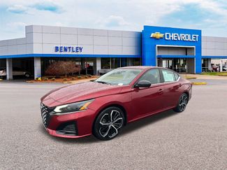 Used 2023 Nissan Altima 2.5 SR w/ SR Premium Package video 1