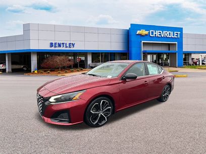 Used 2023 Nissan Altima 2.5 SR w/ SR Premium Package