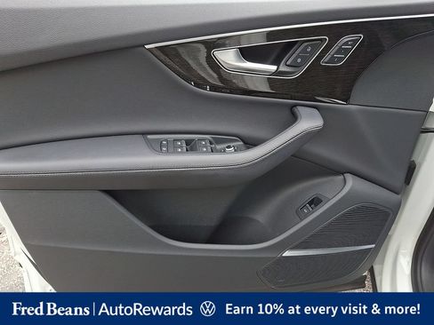 Used 2023 Audi Q7 3.0T Premium Plus w/ Premium Plus Package AWD/4WD image 19
