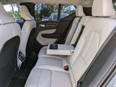 New 2025 Volvo XC40 B5 Plus w/ Climate Package image 13