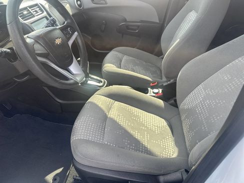 Used 2017 Chevrolet Sonic LT image 18