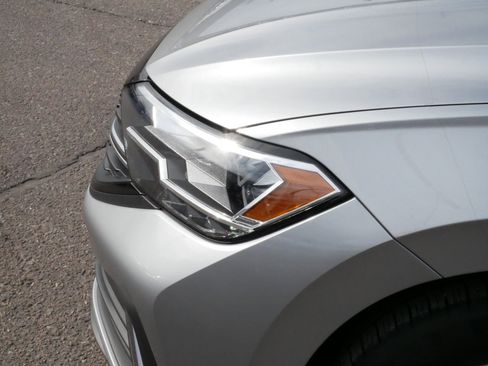 Used 2023 Volkswagen Jetta Sport image 16