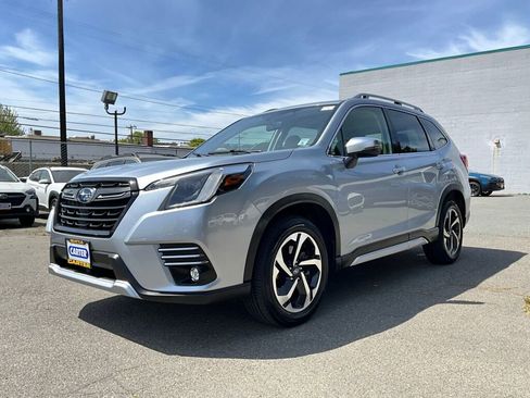 Certified 2022 Subaru Forester Touring AWD/4WD image 5