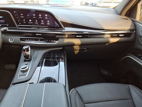 Certified 2023 Cadillac Escalade Sport w/ LPO, ONYX Package AWD/4WD image 17