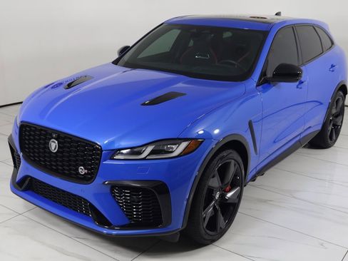 Used 2024 Jaguar F-PACE SVR image 36