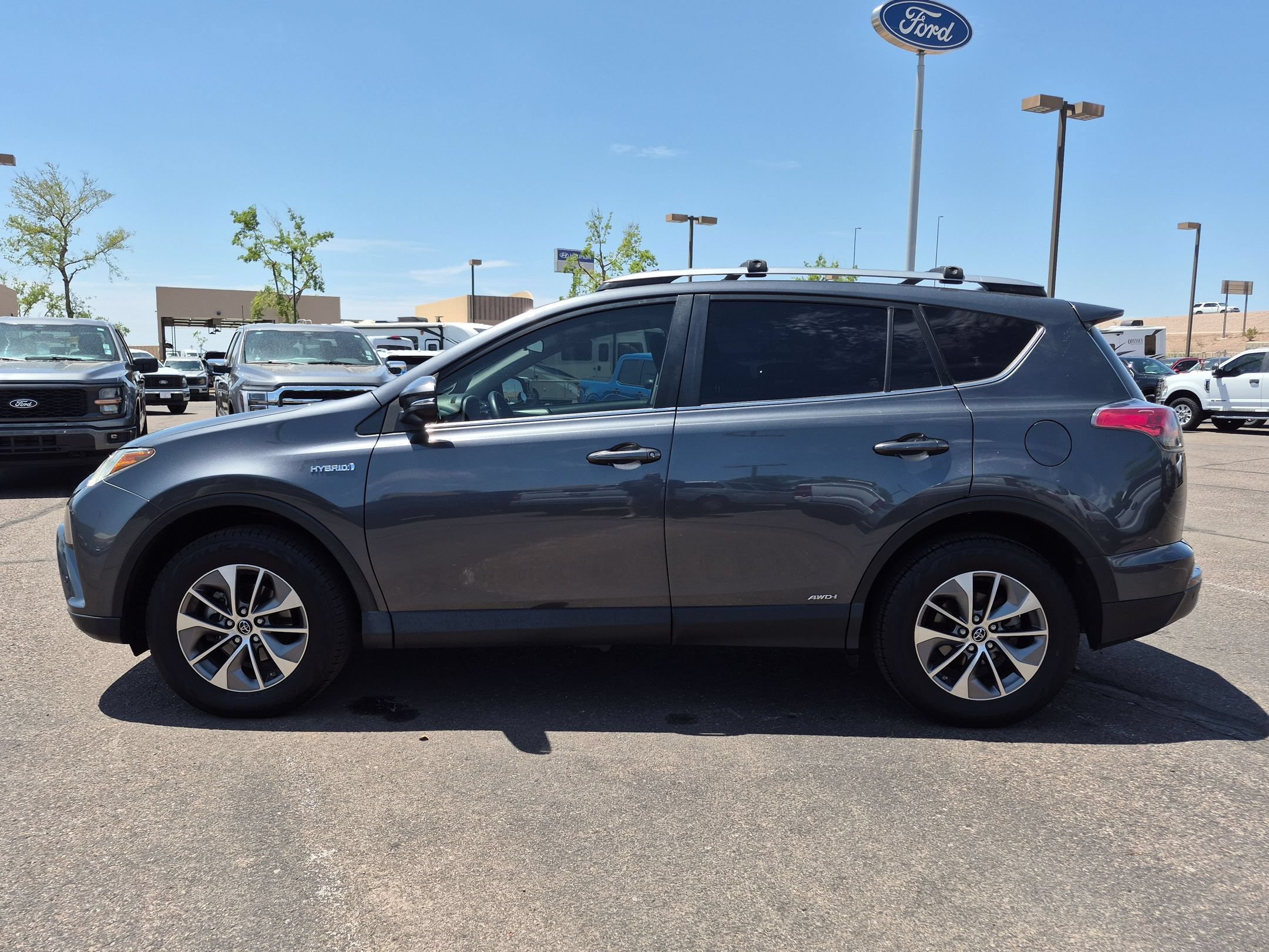 Used 2017 Toyota RAV4 XLE w/ Convenience Package AWD/4WD image 9