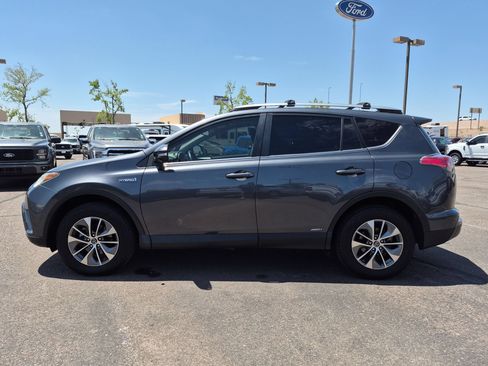 Used 2017 Toyota RAV4 XLE w/ Convenience Package AWD/4WD image 9