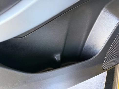 Used 2024 Chevrolet Trax RS FWD image 19