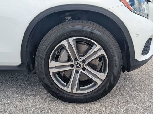 Used 2019 Mercedes-Benz GLC 300 w/ Multimedia Package image 11