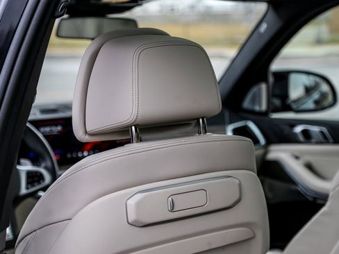 Certified 2025 BMW X5 M60i image 21