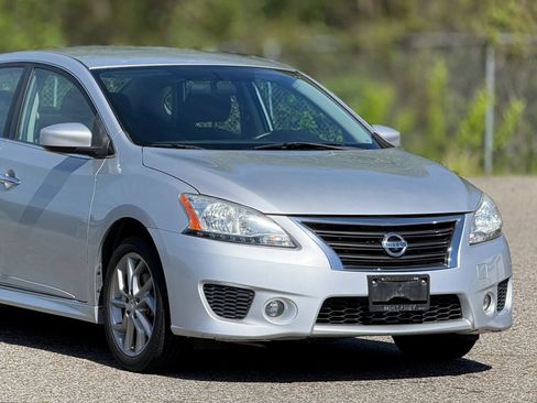 Used 2014 Nissan Sentra SR w/ SR Driver Package FWD image 15