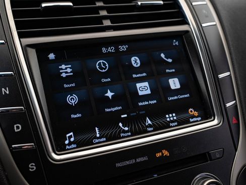 Used 2019 Lincoln Nautilus Select image 27